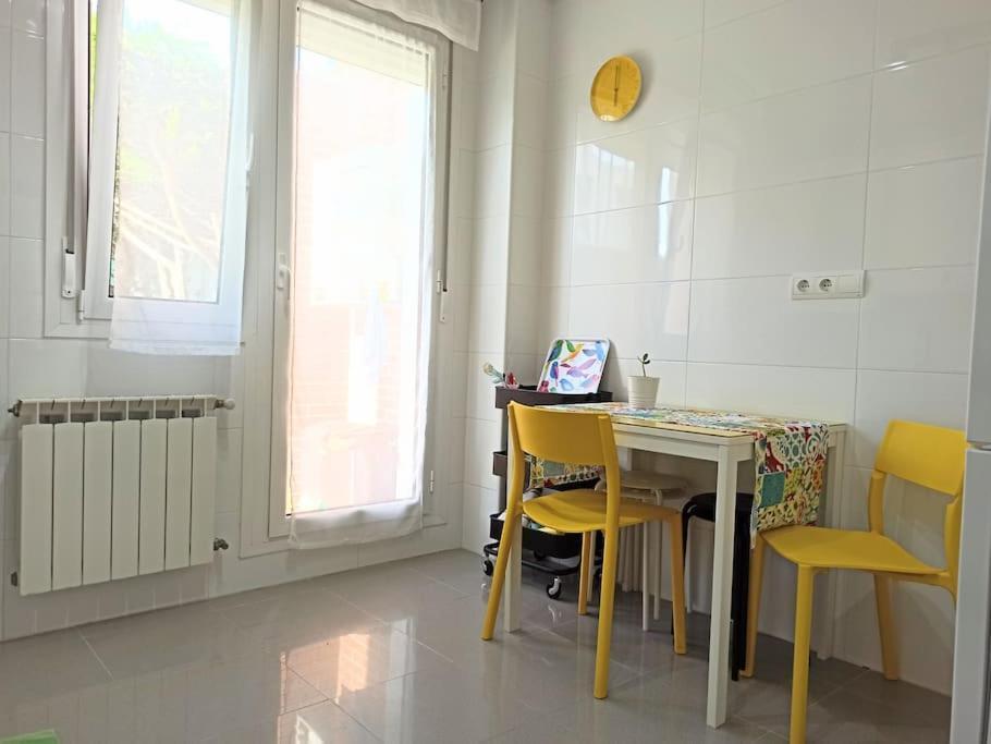 Bajo Con Jardin Privado Leilighet Santander Eksteriør bilde